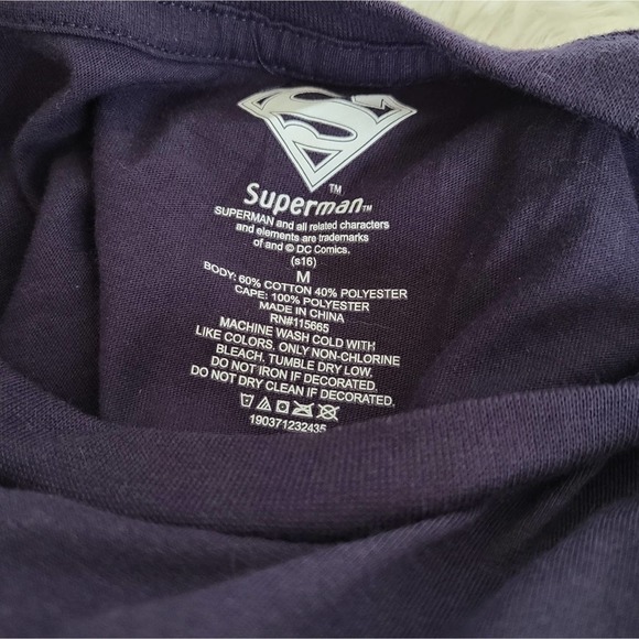 Superman Character Costume Graphic Tee With Attached Cape SZ M NWT - Picture 6 of 9